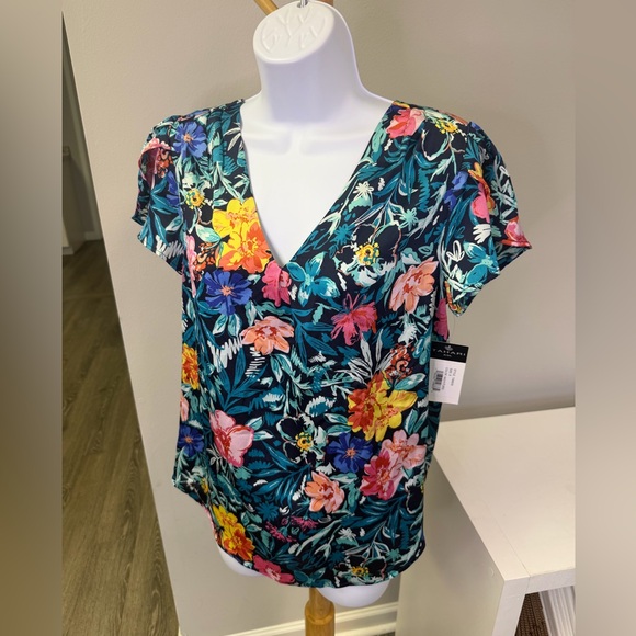 Tahari ASL Tops - NWT Tahari ASL Multicolor Floral V-Neck Blouse Size S